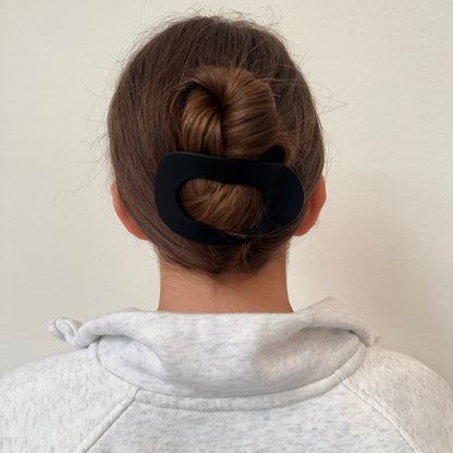 Flat Round Medium Black Hair Clip